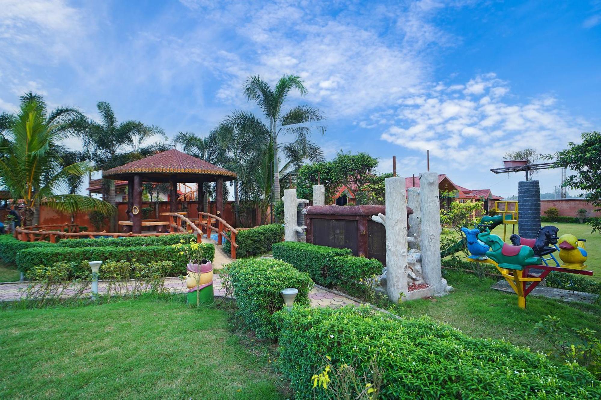 Singur Gharana Resort !! Best Family Resort Near Kolkata With Swimming Pool !! מראה חיצוני תמונה