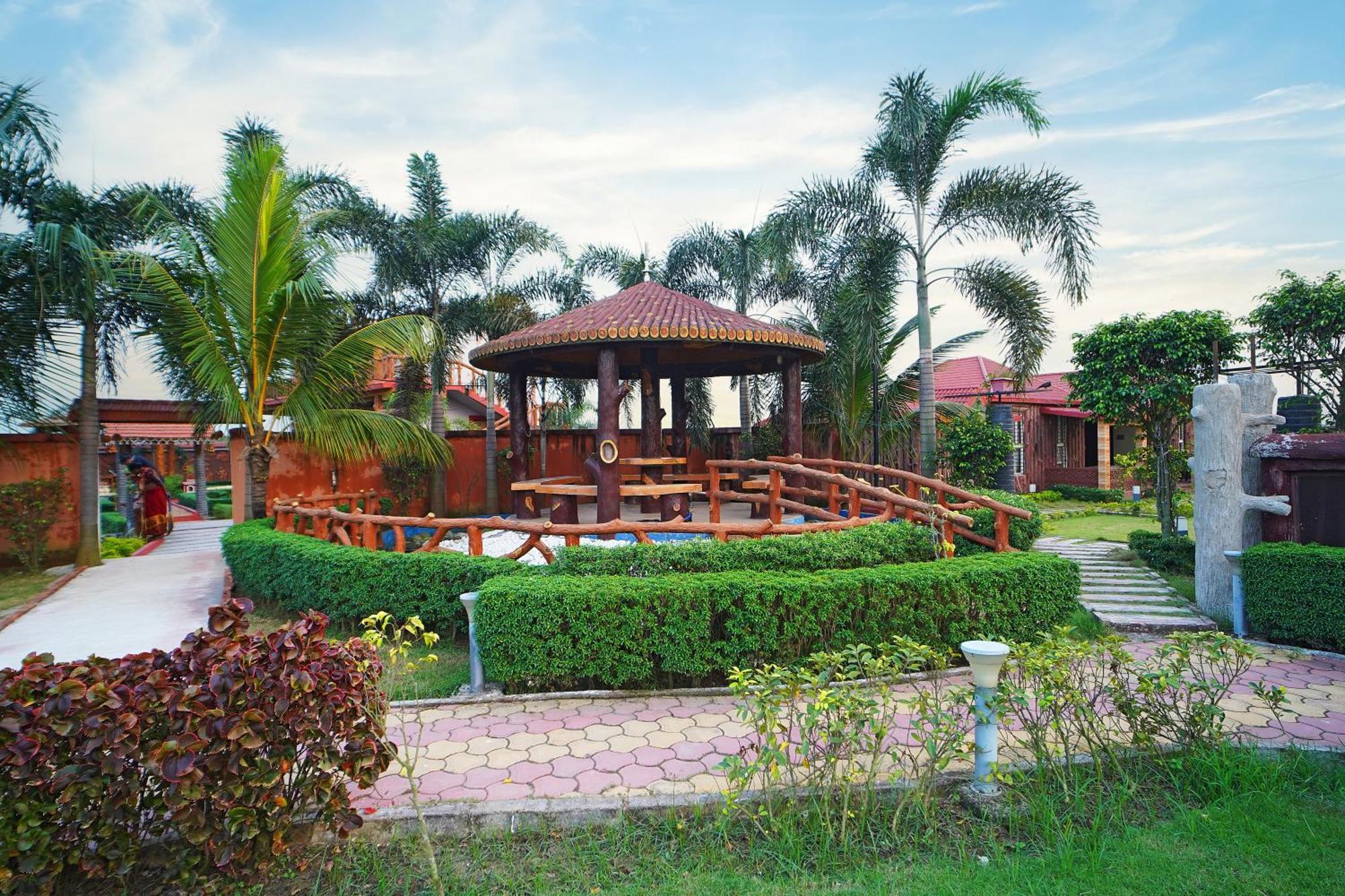 Singur Gharana Resort !! Best Family Resort Near Kolkata With Swimming Pool !! מראה חיצוני תמונה