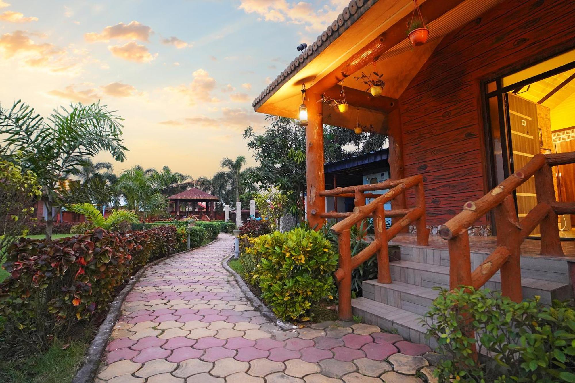 Singur Gharana Resort !! Best Family Resort Near Kolkata With Swimming Pool !! מראה חיצוני תמונה