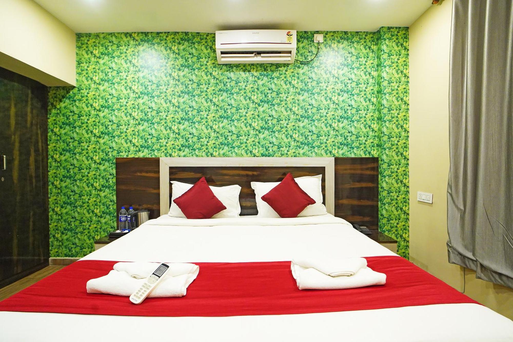 Singur Gharana Resort !! Best Family Resort Near Kolkata With Swimming Pool !! מראה חיצוני תמונה